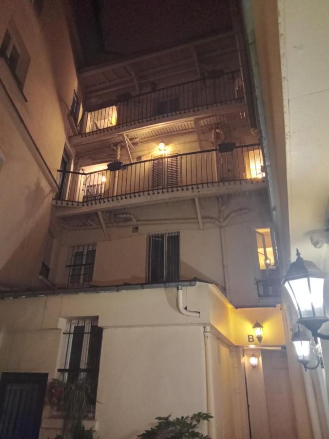 2 Pieces Paris 9 Eme Lejlighed Eksteriør billede